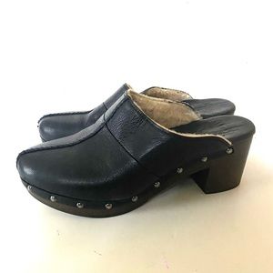 UGG Australia Kassi Black Leather Clogs